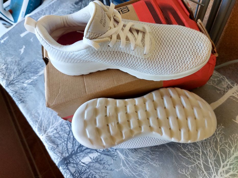 Жіночі кросовки skechers