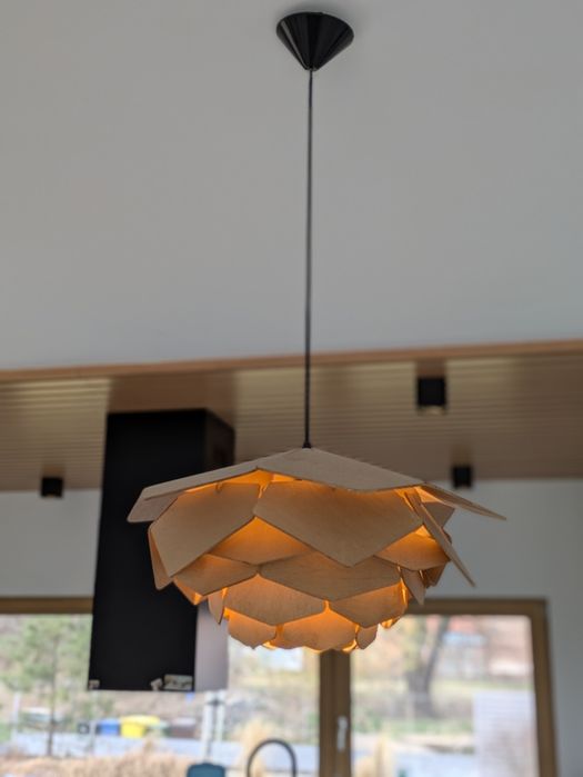 Lampa drewniana szyszka