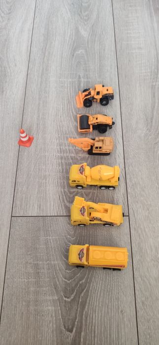 Zestaw pojazdów budowlanych autka do zabawy