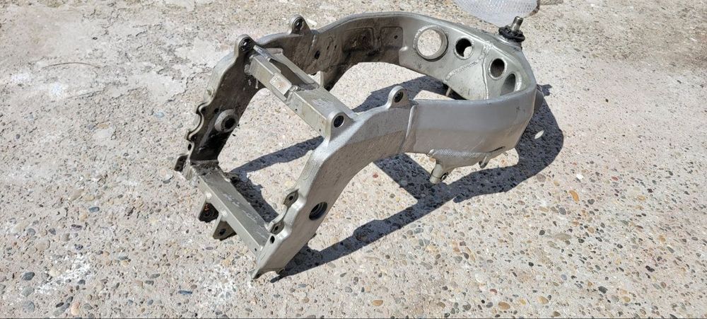 продам цілу раму Kawasaki ZX6R з документами