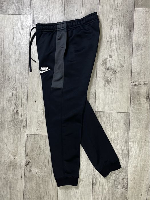 Nike штаны М размер спортивные черные на манжетах