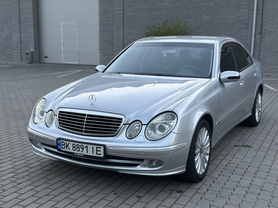 Mercedes Benz 211