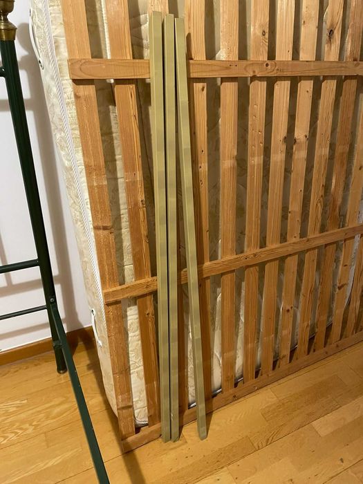 Vendo cama de latão, cor verde escuro com colchão