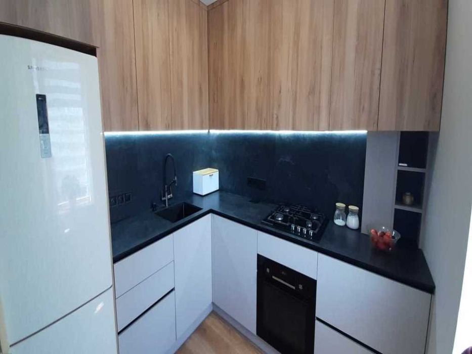 3-кімнатна квартира 74 м² з євроремонтом . Район 1-ї міської лікарні