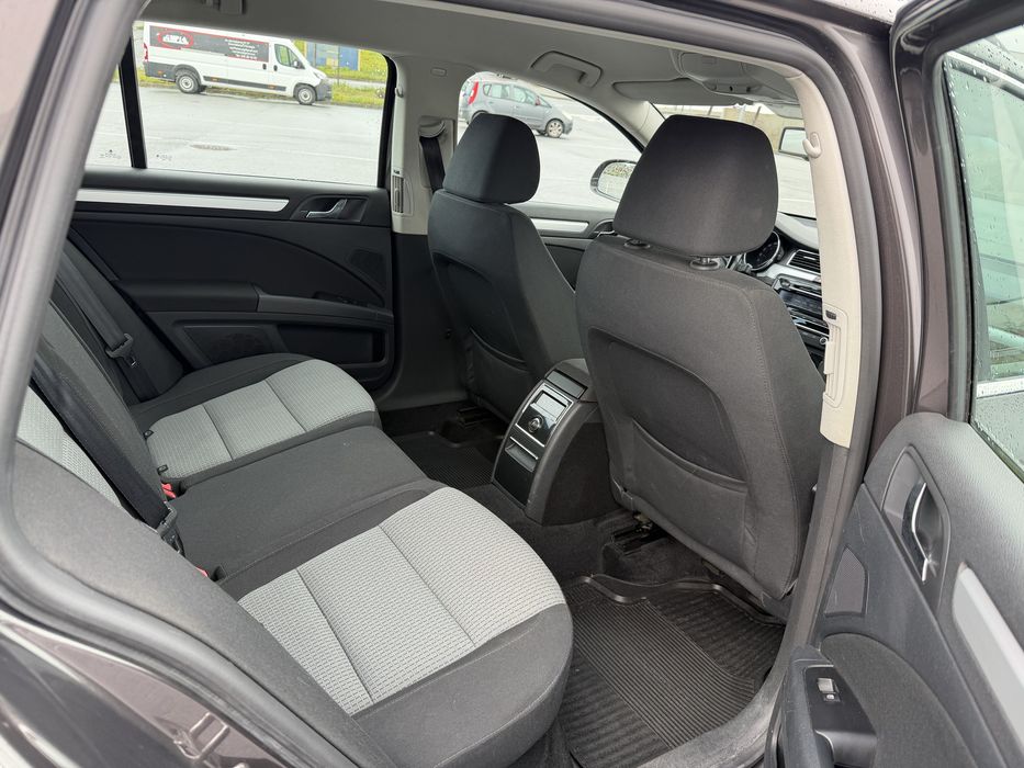 SKODA SUPERB SW 118000 kms 2011 1 registo