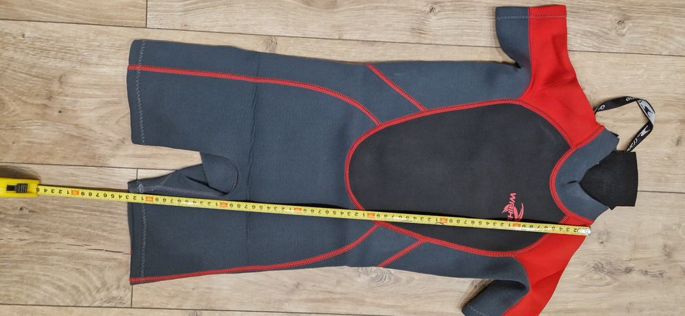 Pianka do pływania, surfingowa r. 122-128