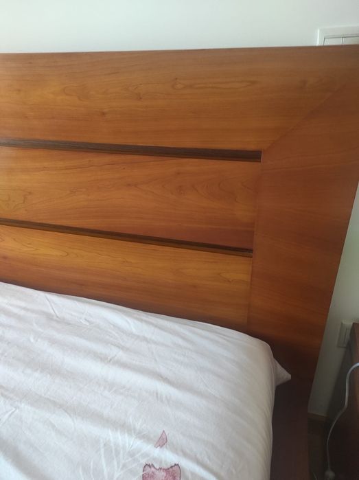 Cama de Casal em Cerejeira