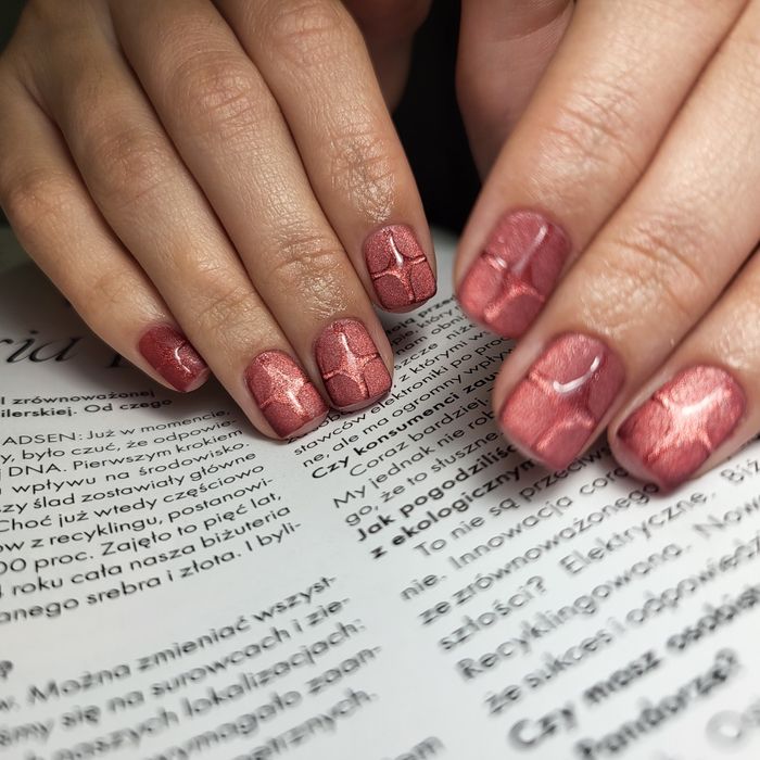 Manicur, pedicure, brwi