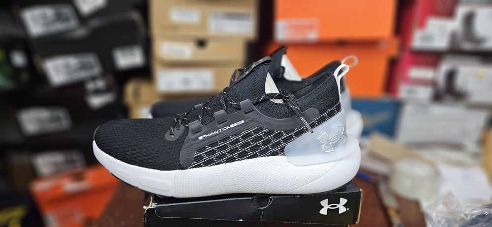 Кросівки Under Armour Hovr Phantom 3 SE. Розмір 42.5