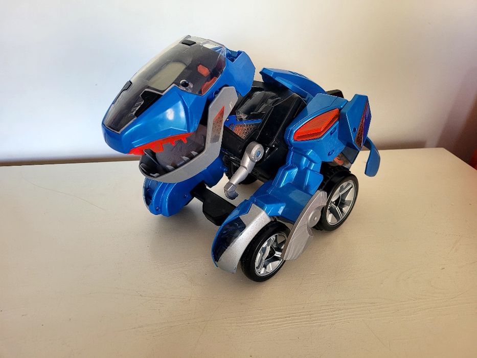 Dinozaur na kołach auto