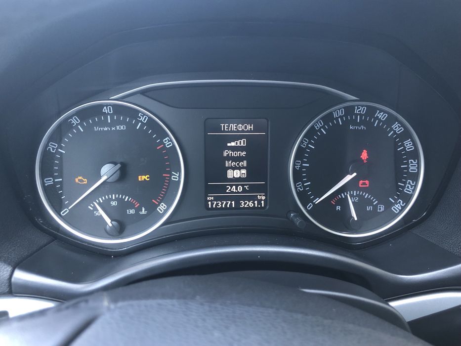 Приборка приборна панель максідот Шкода Октавія А5