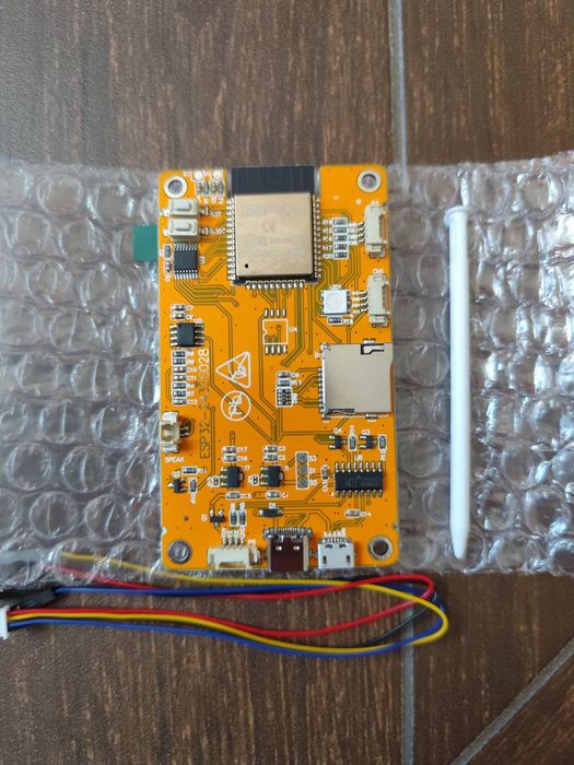Нова плата ESP32-CYD-2432S028 Wifi+Bluetooth