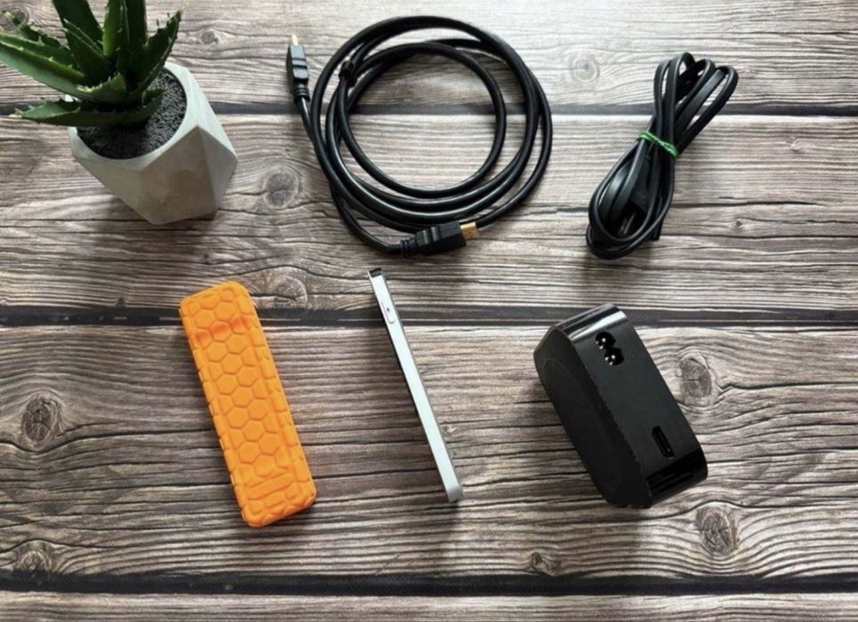 Apple TV 4K 64GB 3 покоління А2737 з пультом та HDMI кабелем.