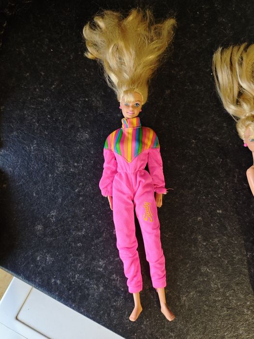 Três Bonecas Vintage Barbie e Sindy