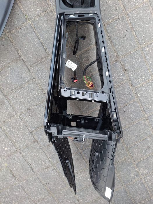 Tunel środkowy podłokietnik VW Golf VIII GTI GTD R-line