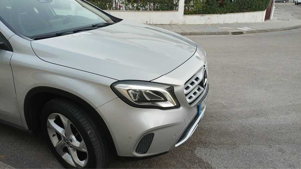 Mercedes-Benz GLA 180d — photo 3