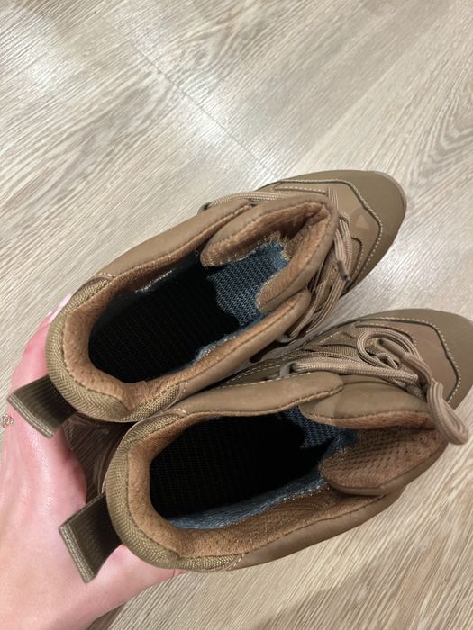 Берци 2500 грн нульцеві жіночі зима 39