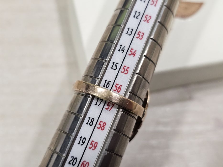 Złoty używany pierścionek PODŁUŻNE OCZKO NIEBIESKIE PR 585