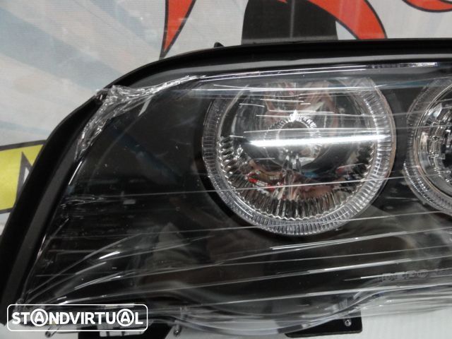 Farois frontais angel eyes para BMW E46 4 portas / limosine 98-01 fundo preto.