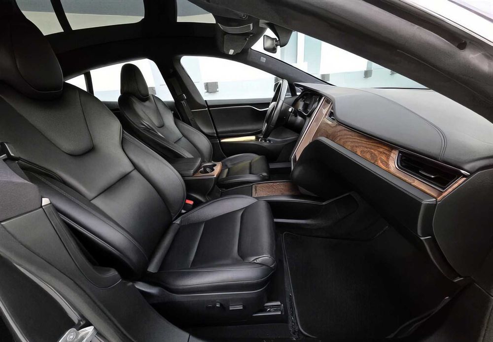 Tesla Model S      2021