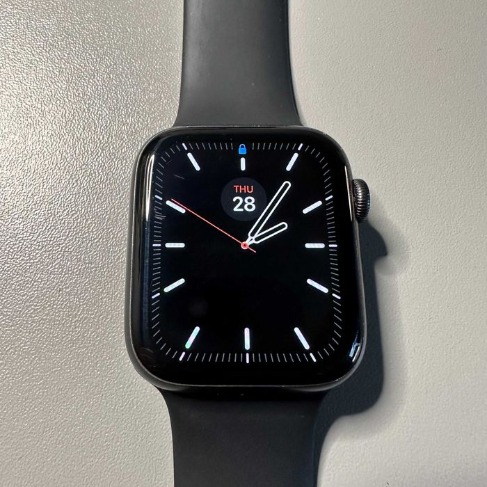 Apple Watch 5 44mm Space Gray Aluminium GPS