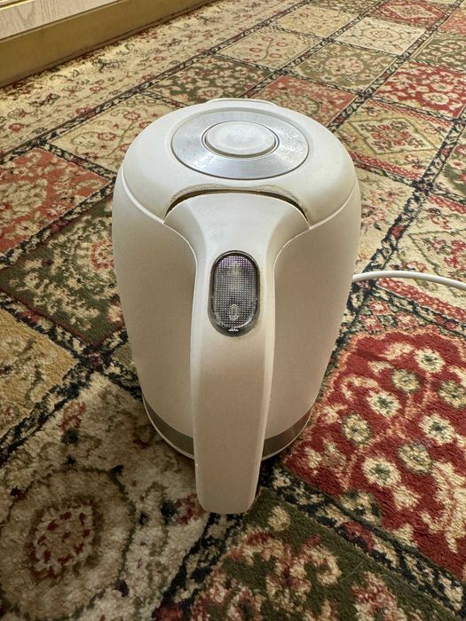 Продаю електрочайник Tefal KO 330130