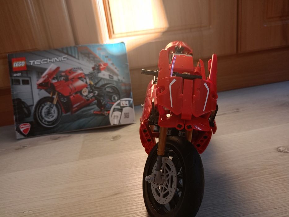 LEGO Technic motor 42107 Łąg • OLX.pl