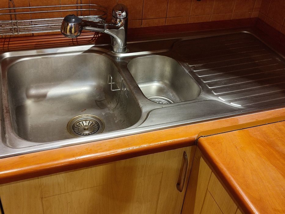 Meble kuchenne z wyposażeniem