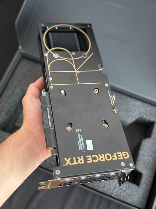 ASUS GeForce RTX 4070 ProArt OC 12GB GDDR6X