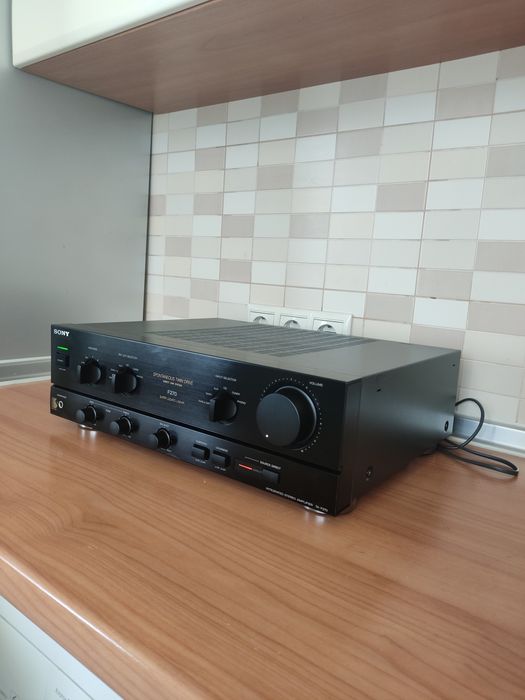 Integrated stereo amplifier Sony TA-F270