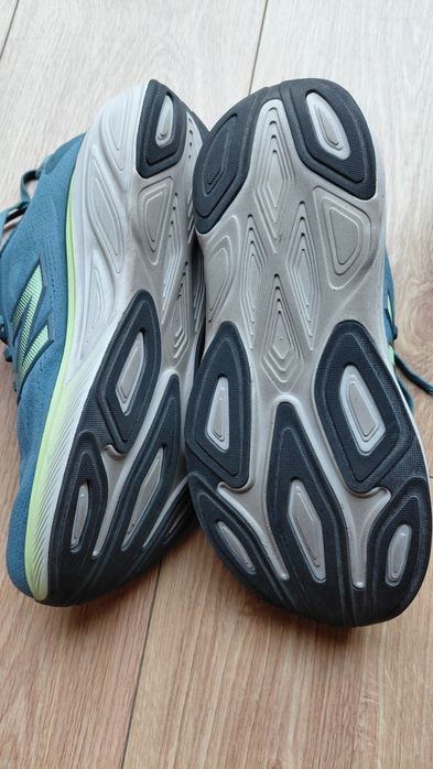 New Balance Fresh Foam X More V6