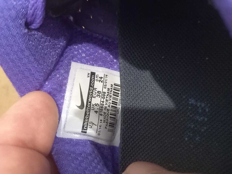 жіночі кросовки Nike