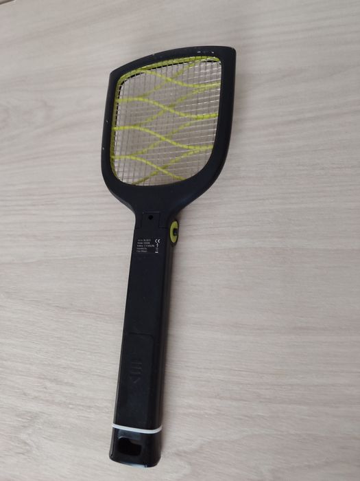 Електромухобойка на батарейках