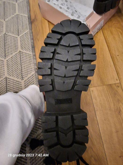 Buty Carinii stan bdb