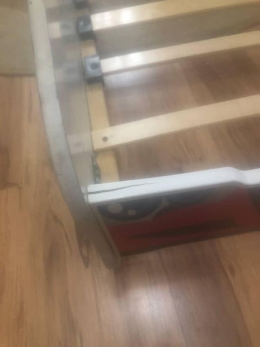 Дитяче ліжко-машина б/у, середній стан + матрац губка