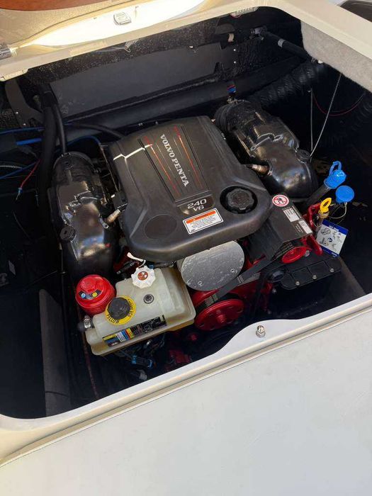 motorówka Stingray 215 CR 17 72h Jak nowa, garażowana, przyczepa