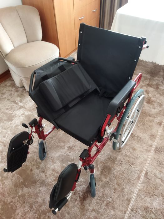 Продам інвалідне багатофункційне крісло.