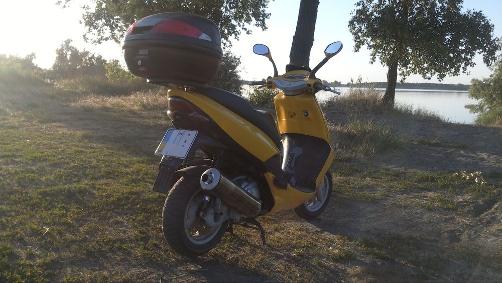 Априліа Леонардо 250 скутер Aprilia Leonardo