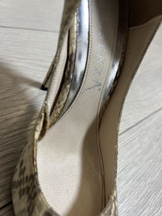 Туфлі човники на шпильці