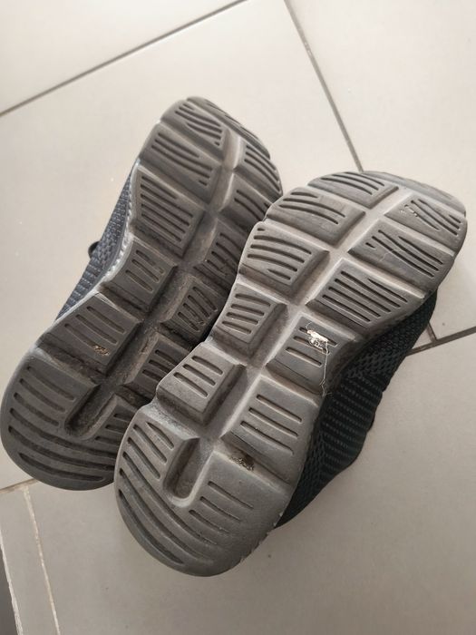 Sprzedam buty sportowe na chłopca
