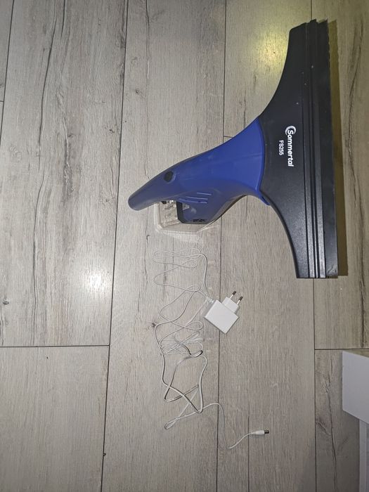 Myjka akumulatorowa elektryczna do okien  odkurzacz