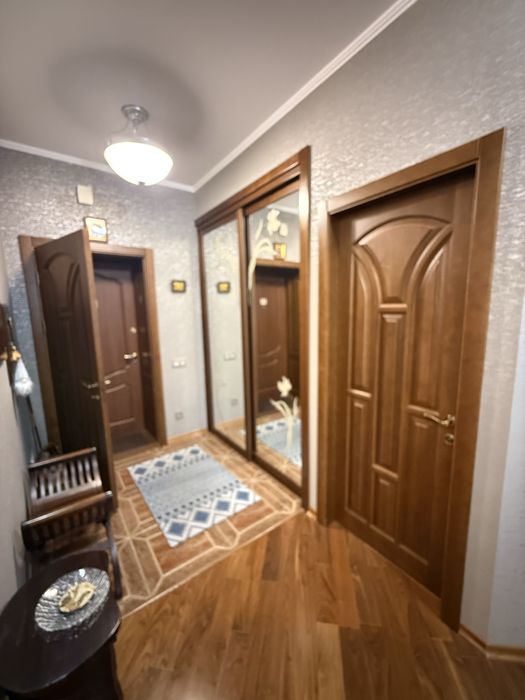 Аренда 2 комнатной квартиры с подземным паркингом,ремонт,Щорса 32в