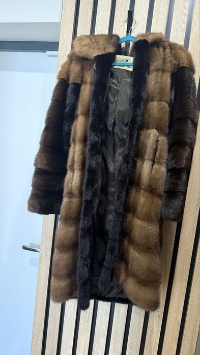Жіноча норкова шуба