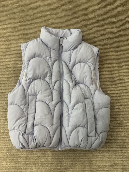 Безрукавка Zara.