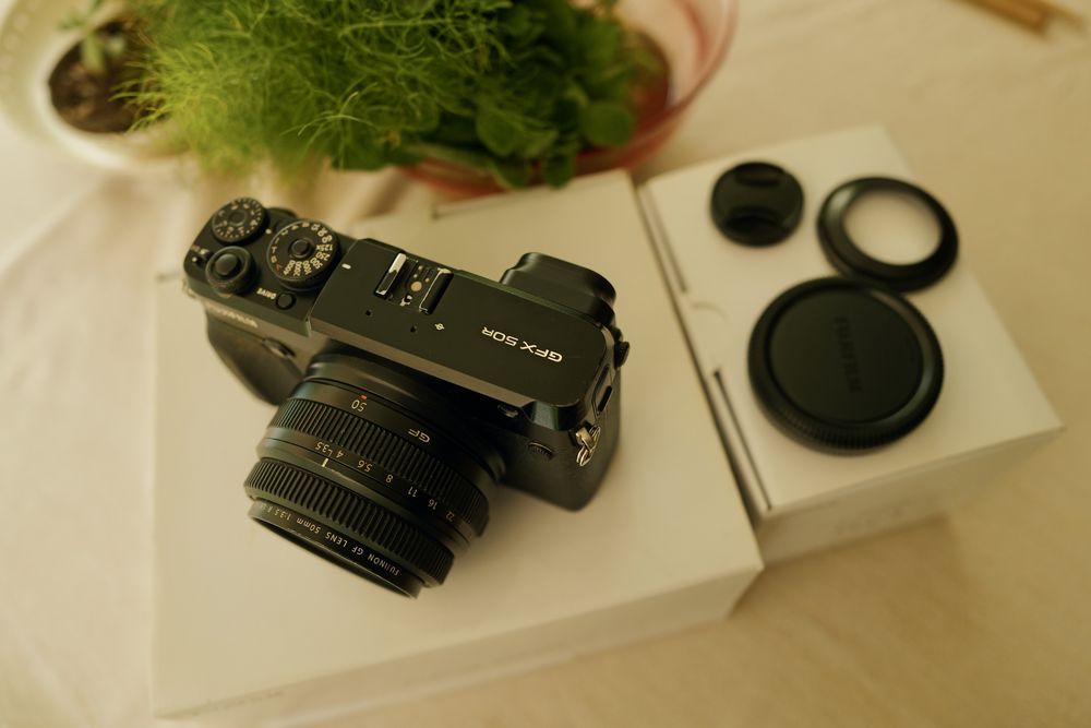 GFX 50r + GF50mm f/3.5 R LM + Flash EF-X500