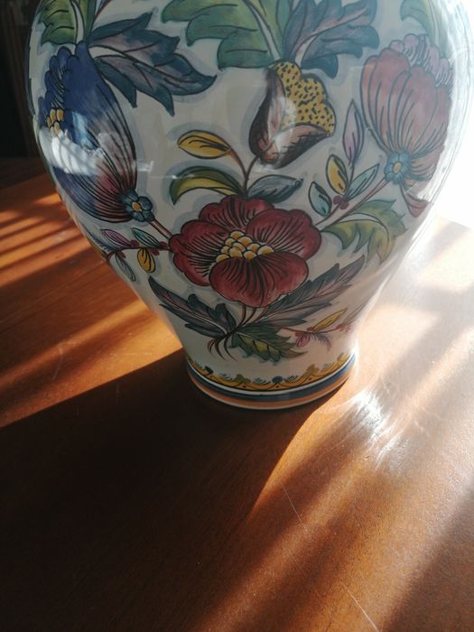 Pote pintado à mão, cerâmica de Conimbriga séc. XVII