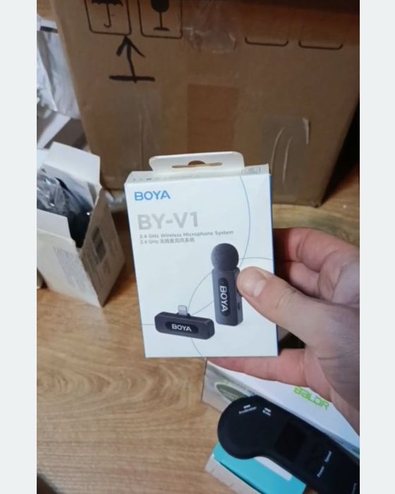 BOYA BY-V1: Професійний Бездротовий Петличний Мікрофон