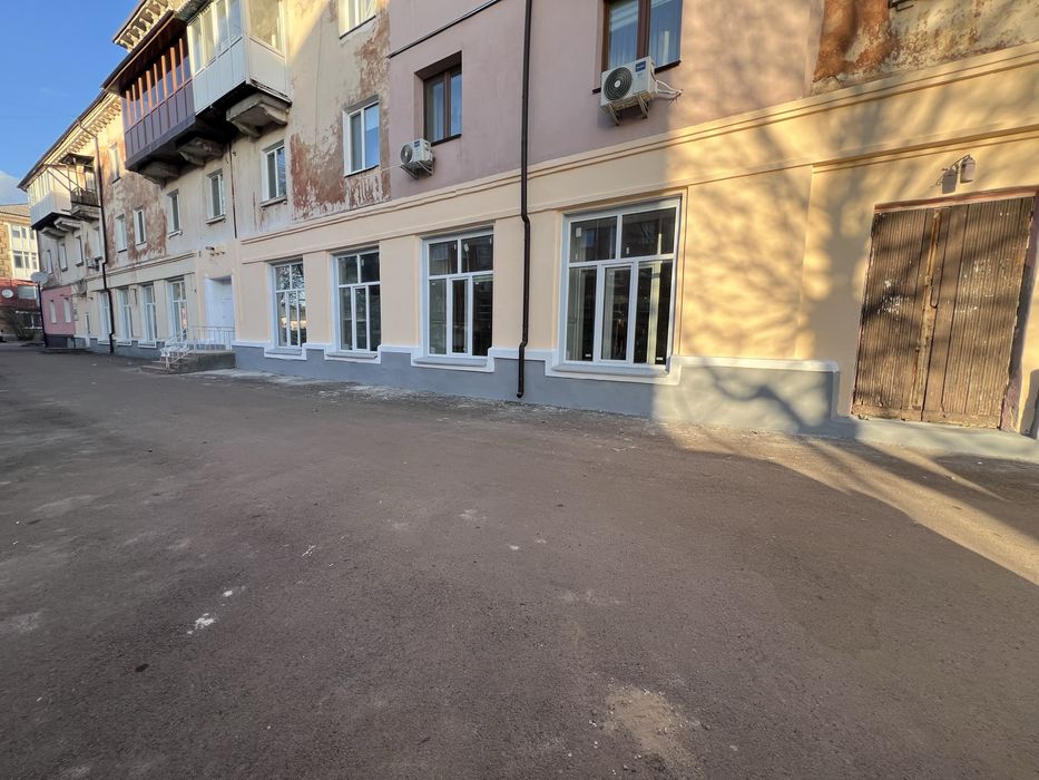 Оренда комерційного  приміщення в центрі  міста  Відродження  27