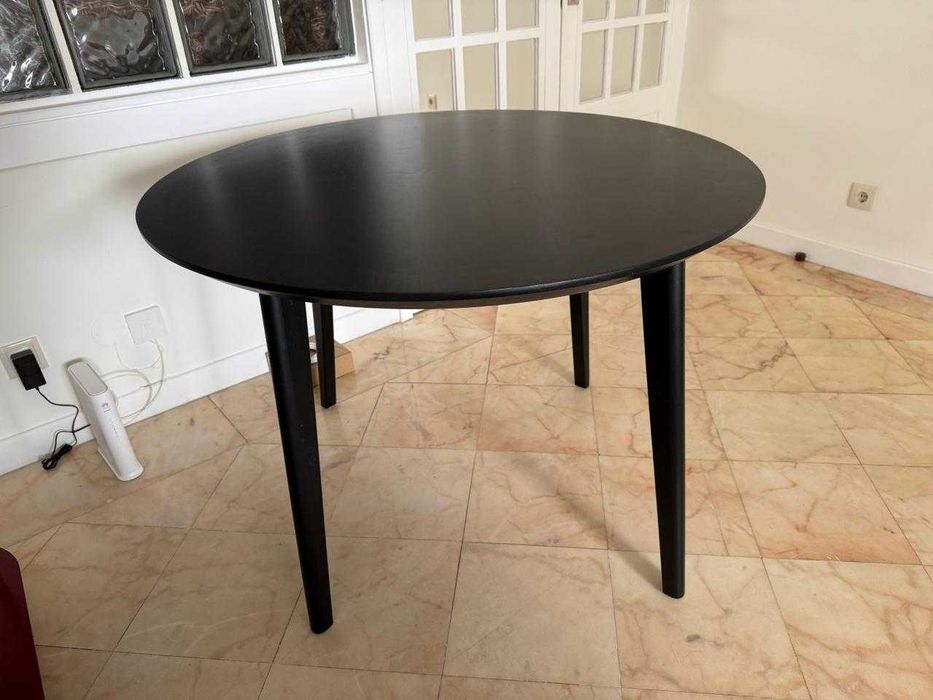 Mesa redonda preta IKEA 105 cm diâmetro