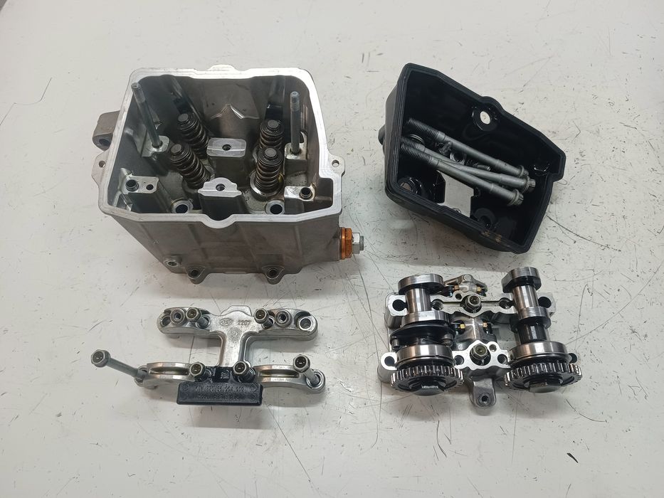 Głowica klawiatura wałek rozrządu KTM sxf 250 exc 250 / 11r wtrysk